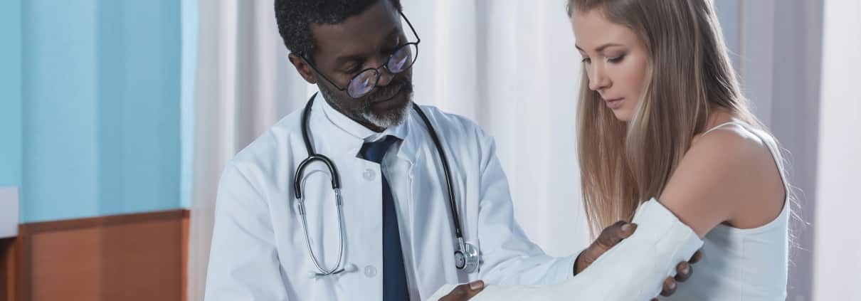 Female patient with a broken arm